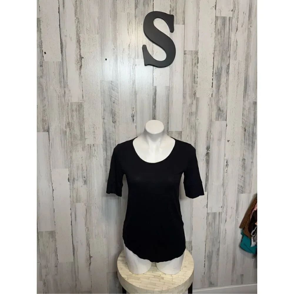 H&M basic black top